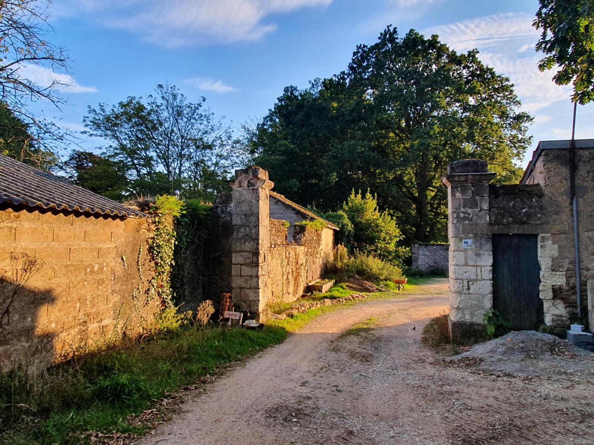 Superbe Maison De Campagne A Deux Pas De Nantes Treillieres Luaran gambar